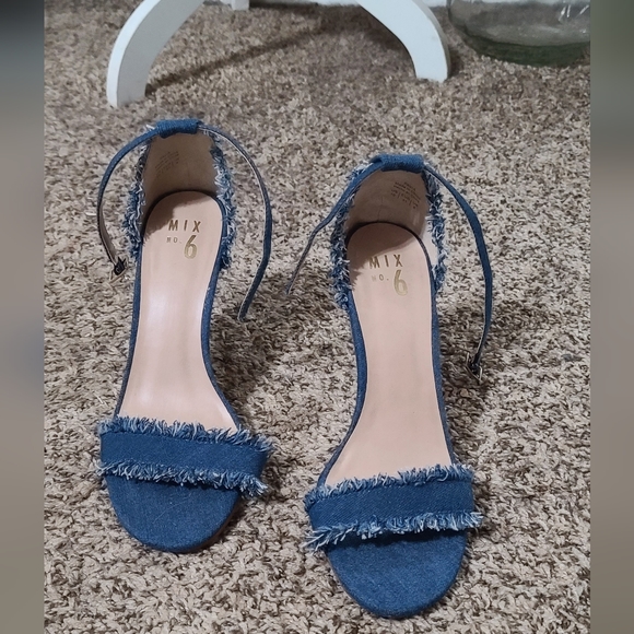 Blue jean heels - Picture 1 of 4